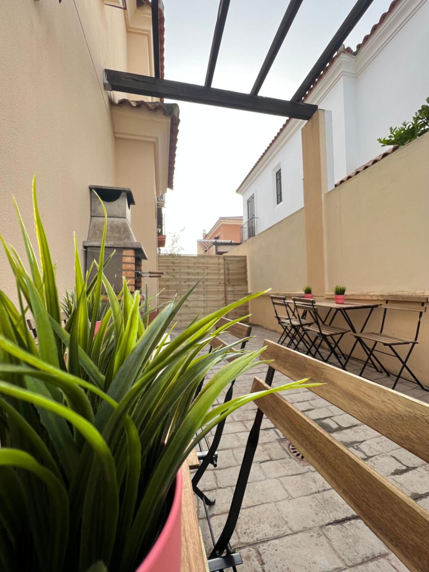 Apartamentos Sevilla Deluxe Rosales Los Rosales  Exteriér fotografie